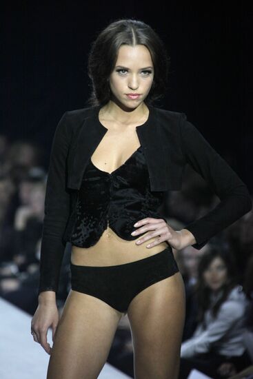 Antonina Shapovalova fashion show