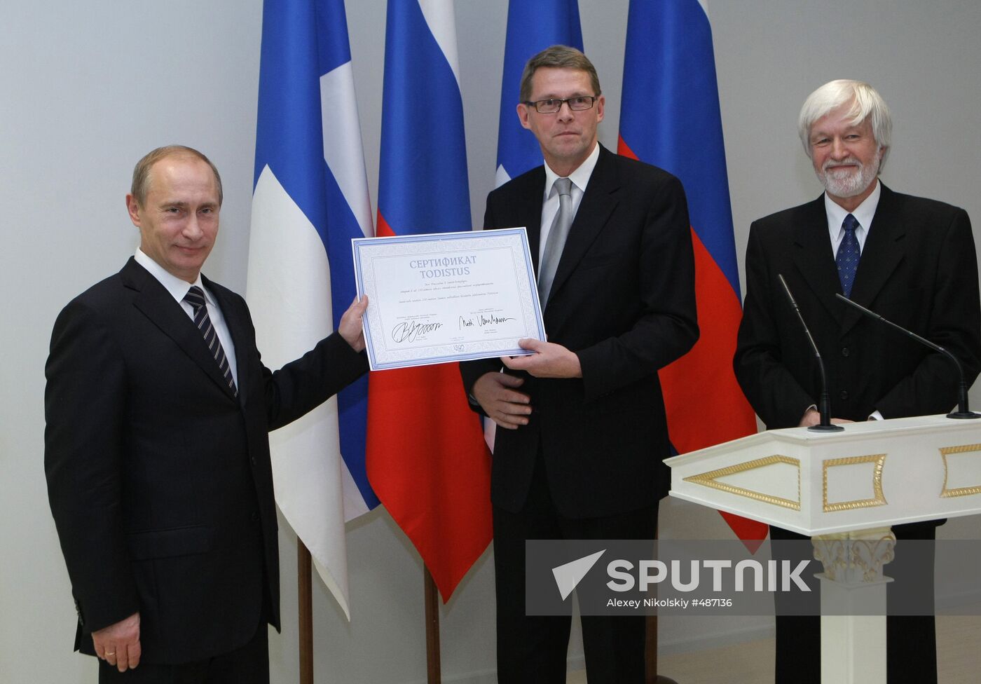 Russian, Finnish PMs attend House of Finland opening ceremony