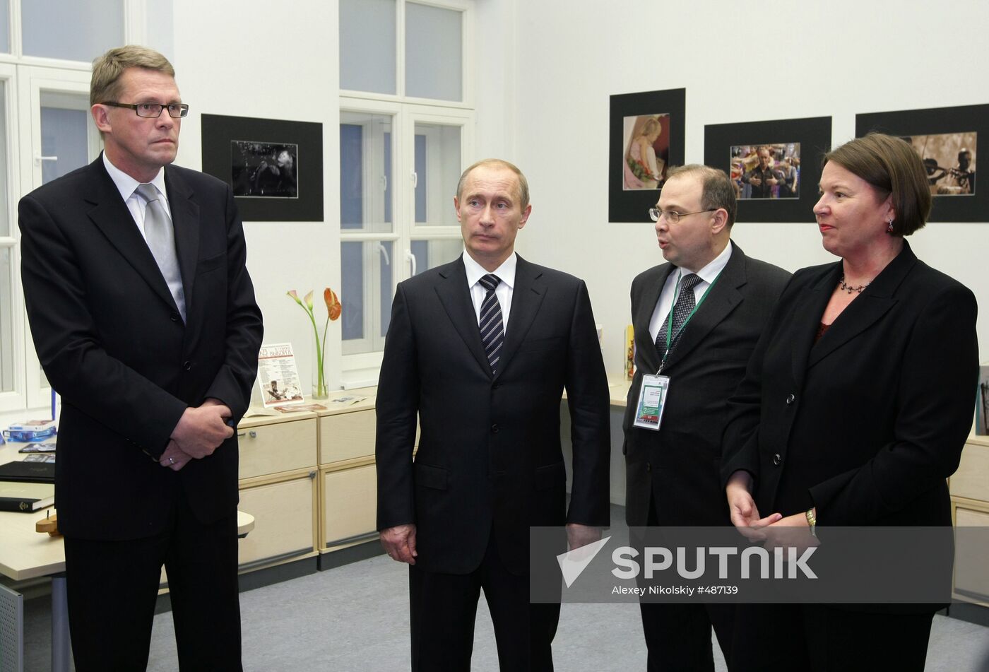 Russian, Finnish PMs attend House of Finland opening ceremony