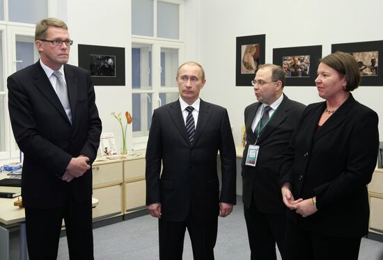 Russian, Finnish PMs attend House of Finland opening ceremony