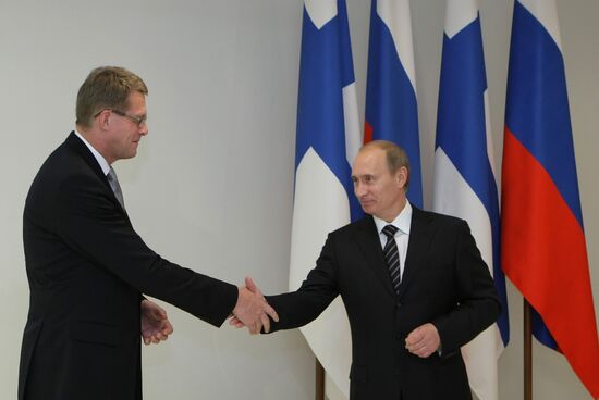 Russian, Finnish PMs attend House of Finland opening ceremony