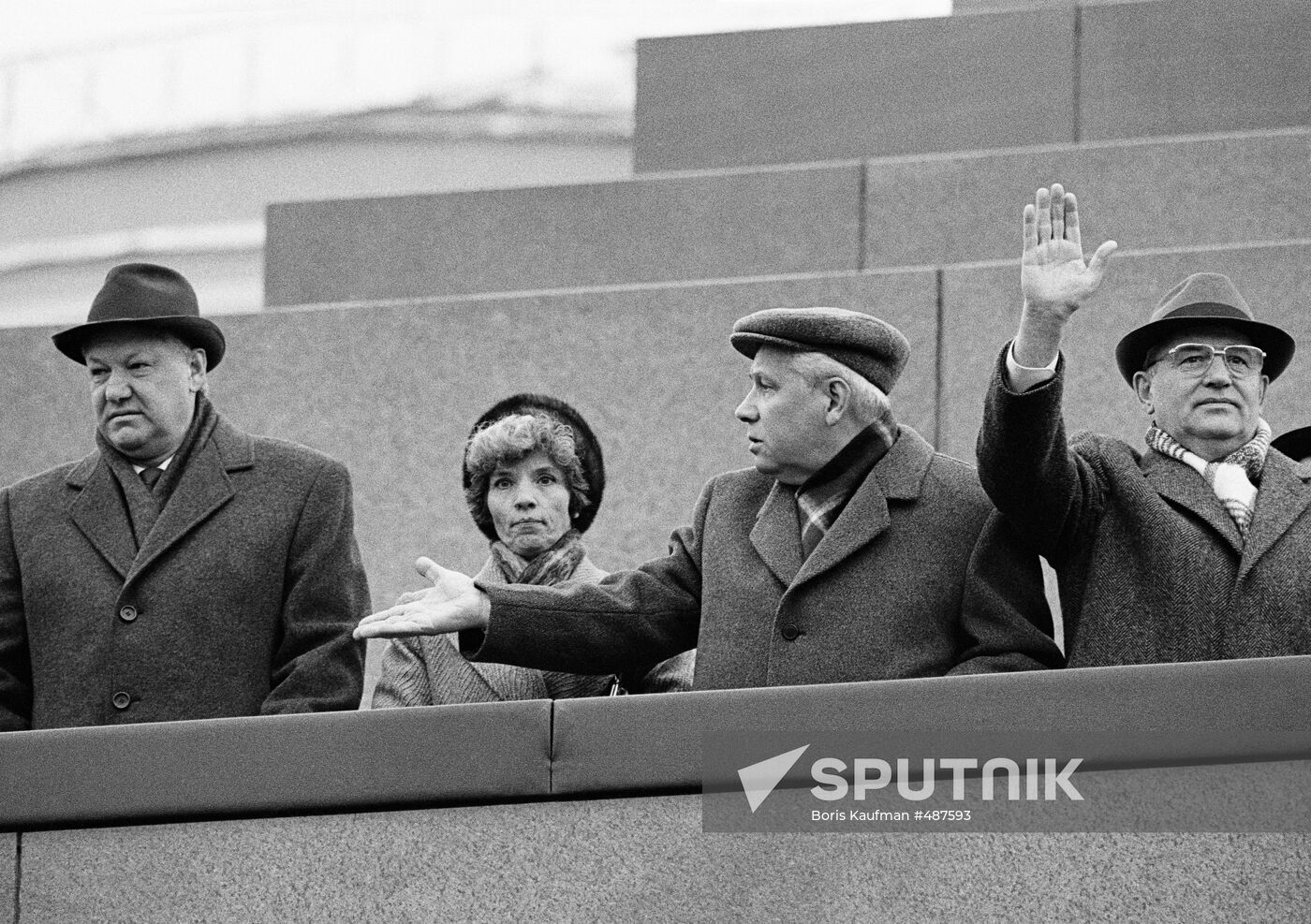 Boris Yeltsin, Anatoly Lukyanov, Mikhail Gorbachev