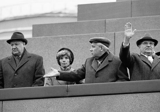 Boris Yeltsin, Anatoly Lukyanov, Mikhail Gorbachev