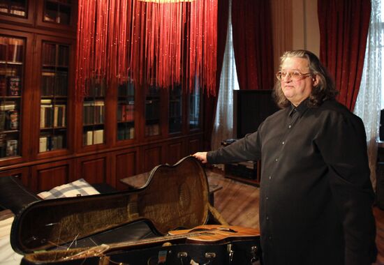 Singer and composer Alexander Gradsky
