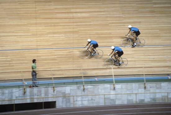 East Germany's cycling team
