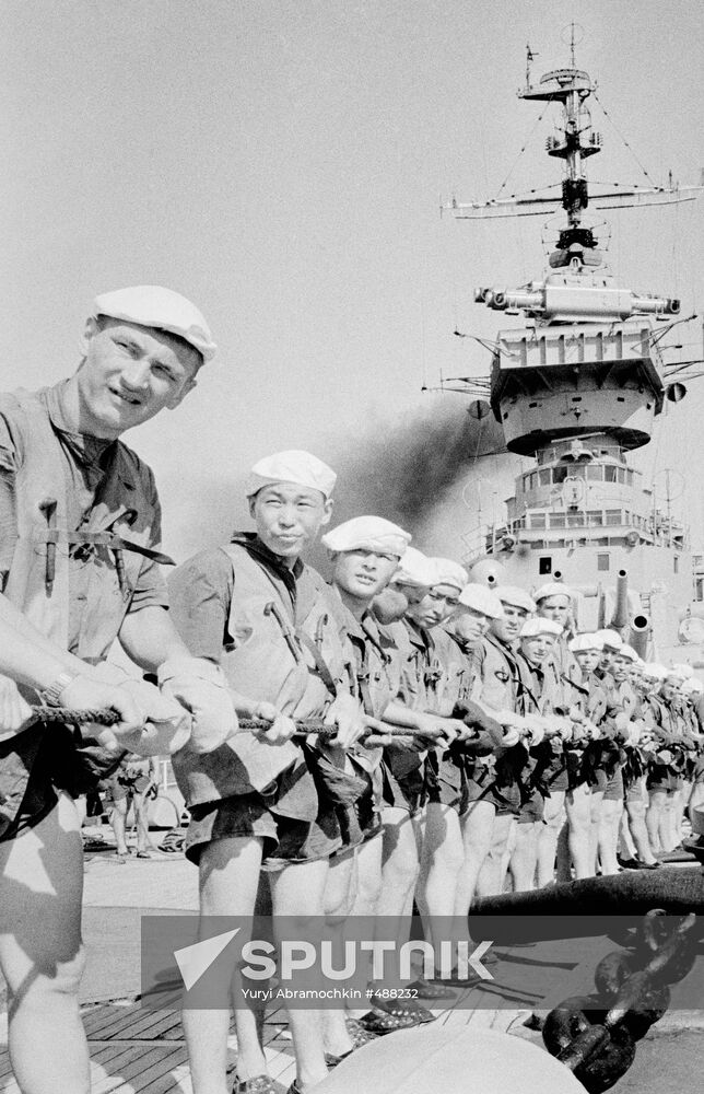 Soviet ships on friendly visit to India