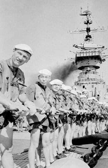 Soviet ships on friendly visit to India