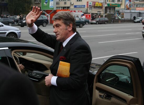 Ukrainian President Viktor Yushchenko files to run for new term