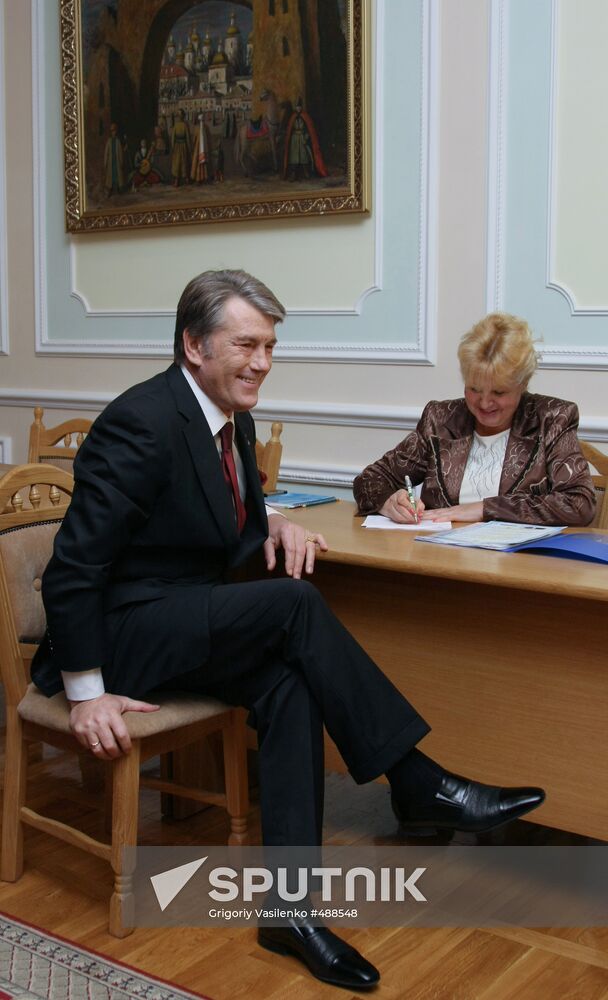 Ukrainian President Viktor Yushchenko files to run for new term