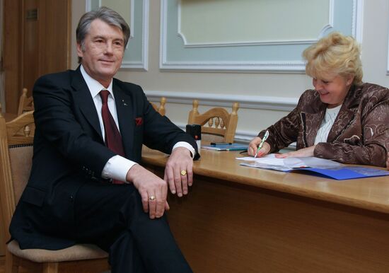 Ukrainian President Viktor Yushchenko files to run for new term