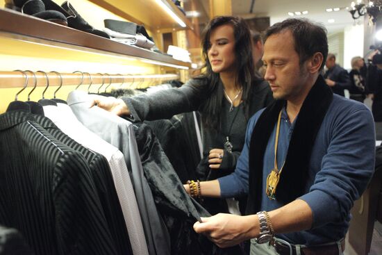 Movie actor Rob Schneider arrives in Moscow