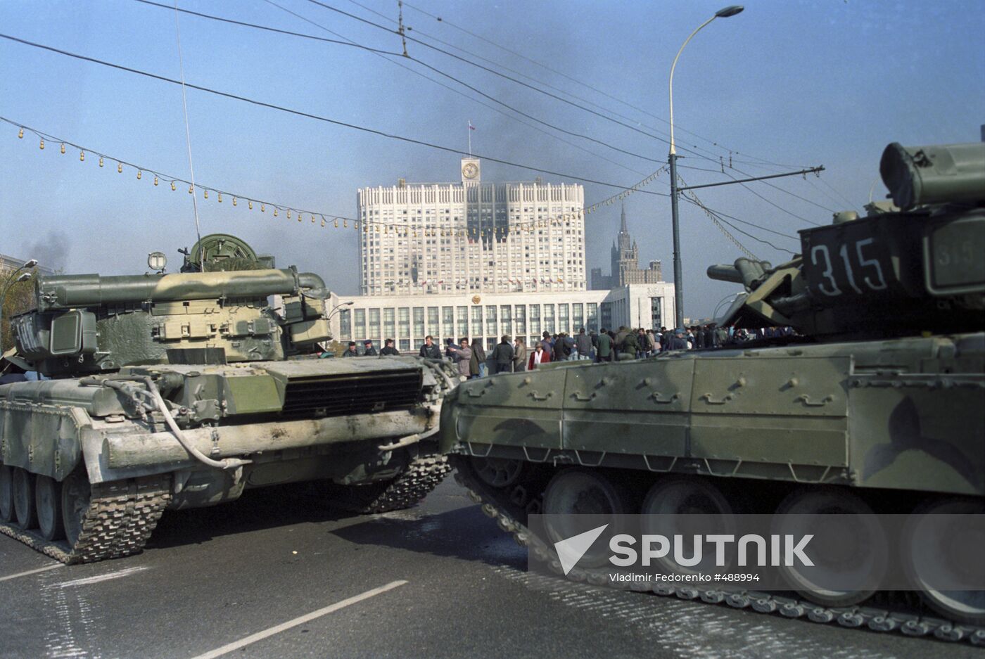 Tanks near RF House of Soviets