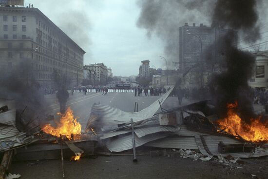 Barricades on Novy Arbat street