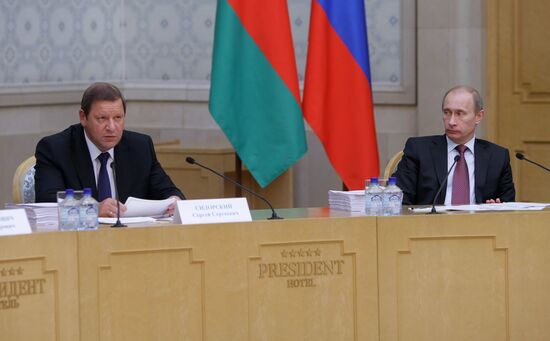 Russian, Belarusian PMs attend Council of Ministers session