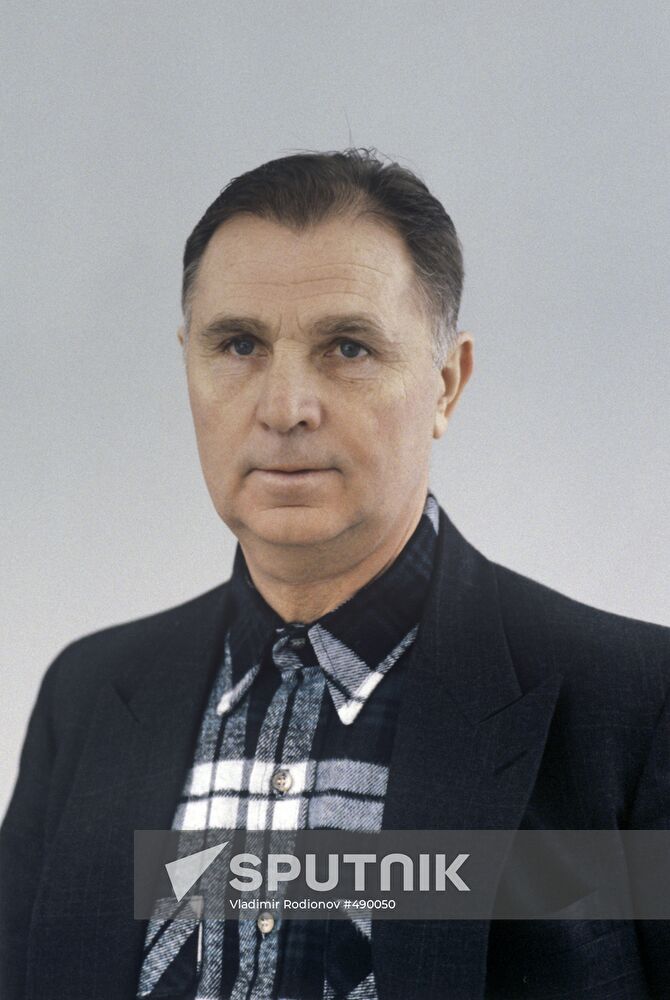 Coach Viktor Vasilevich Tikhonov