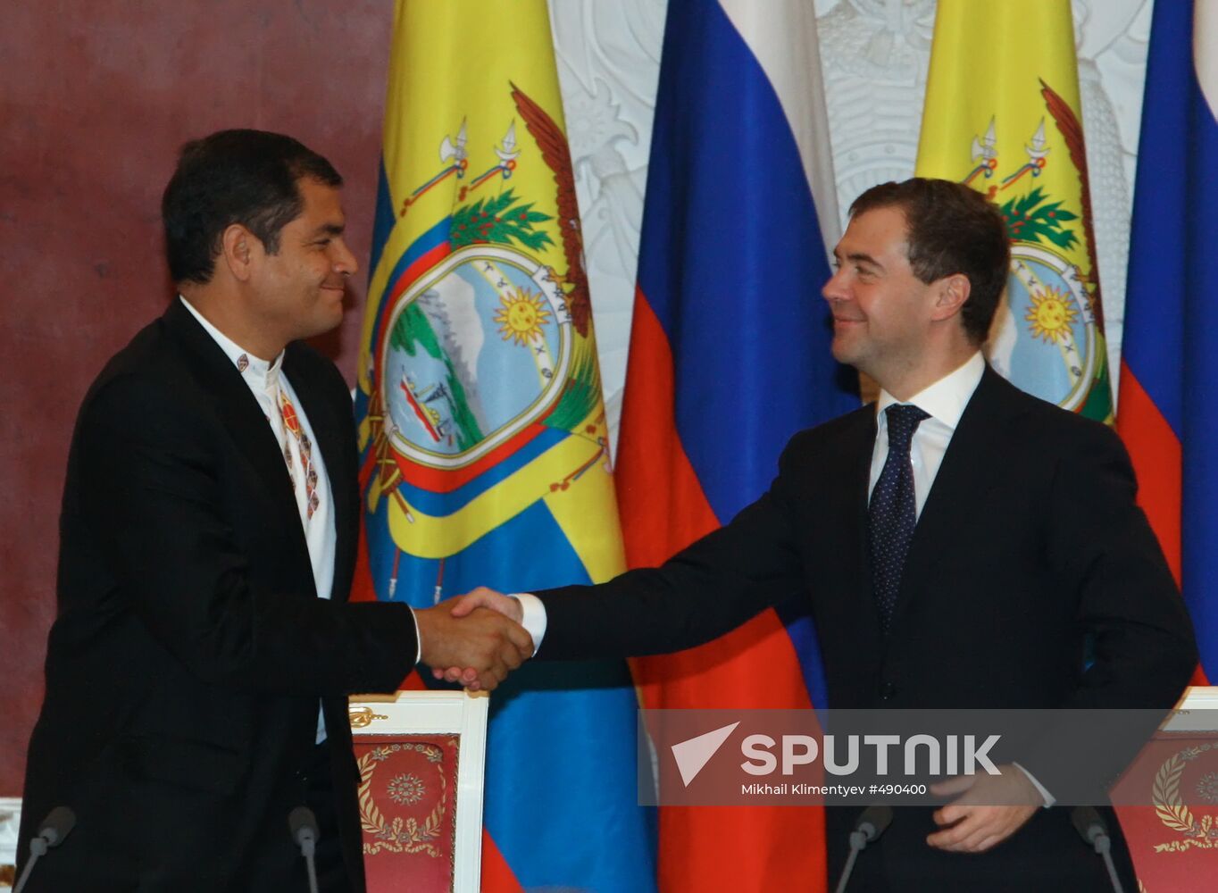 Russian, Ecuadorian presidents hold joint press conference