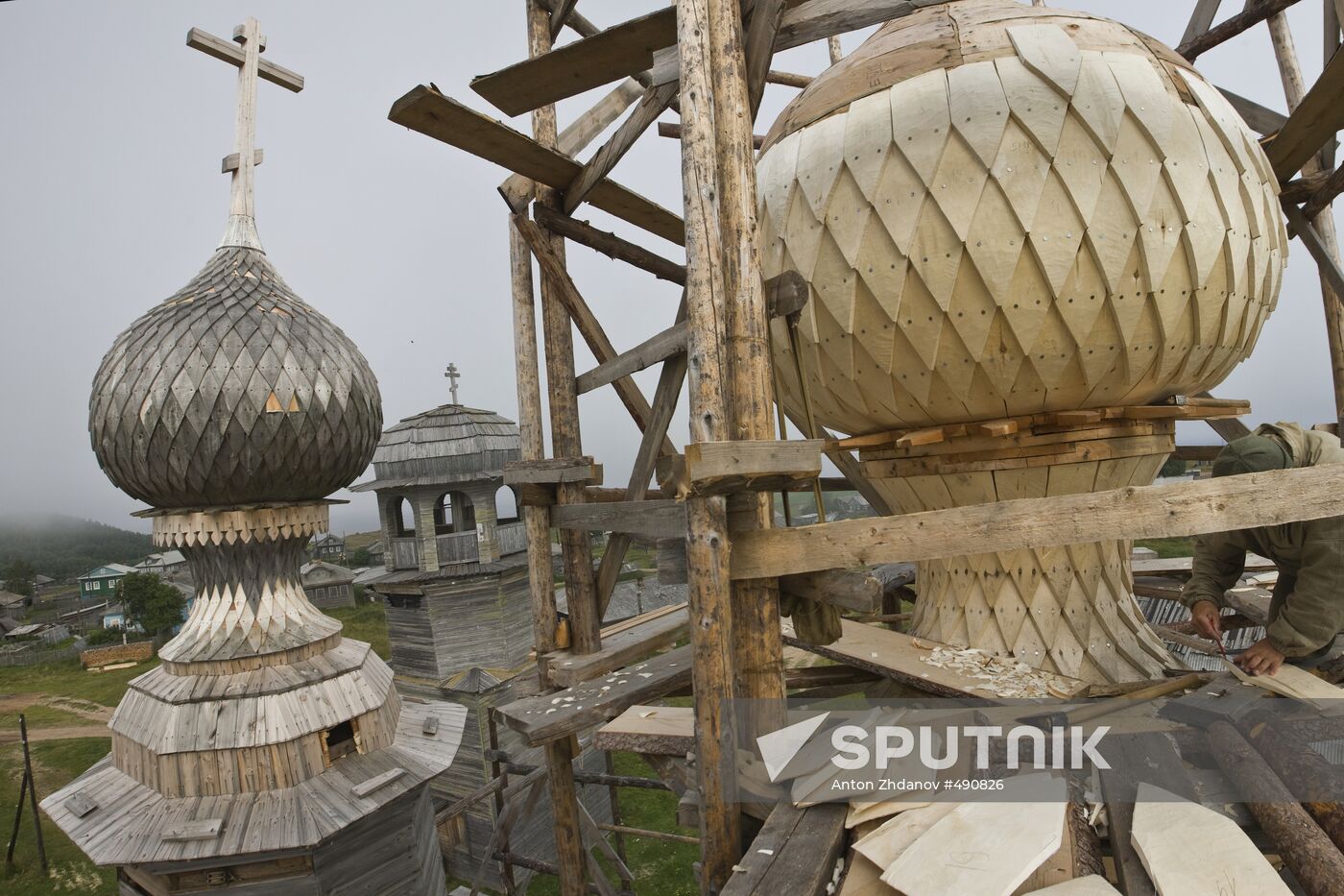 Restoring churches in the Onega district