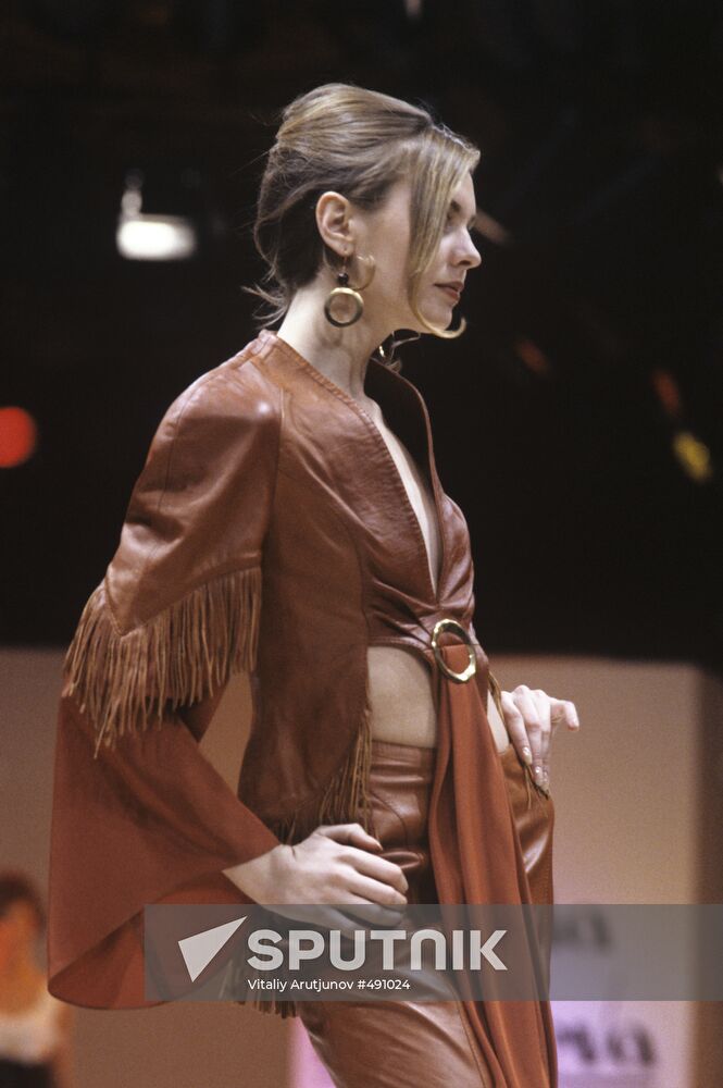 Natalya Naftaliyeva fashion show