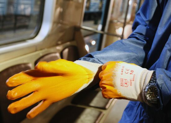 Subway cars disinfected in Kaluzhskoye depot