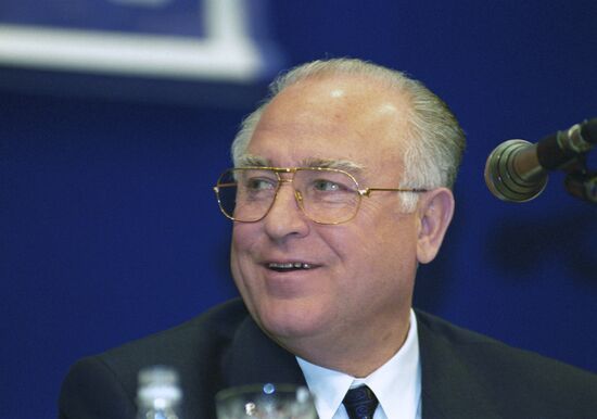 NDR leader Viktor Chernomyrdin
