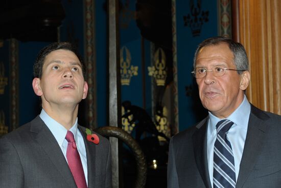 Russian, British foreign ministers meet in Moscow