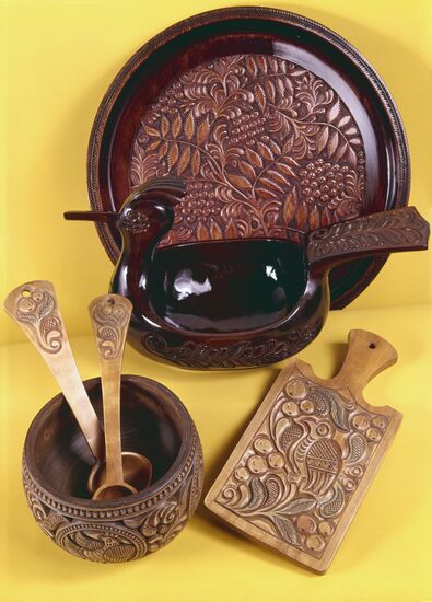 Wooden tableware