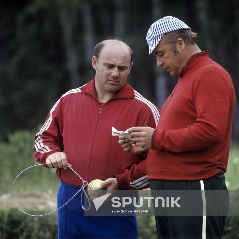 Anatoly Bondarchuk and his coach Mikhail Krivonosov