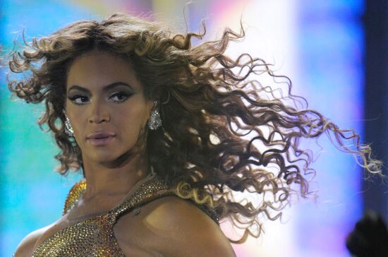 Beyonce gives concert in Moscow