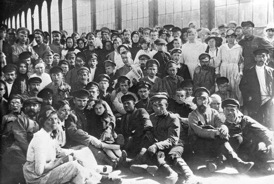 Leaving for the Petrograd Front