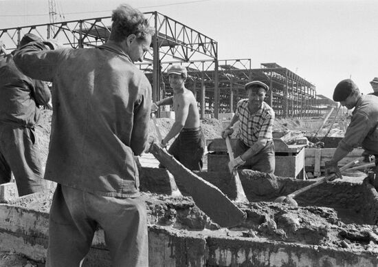 Finishers at VAZ car plant construction site