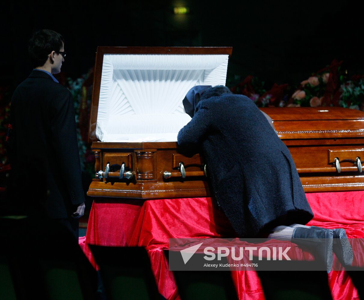 Shabtai von Kalmanovich funeral ceremony in Vidnoye