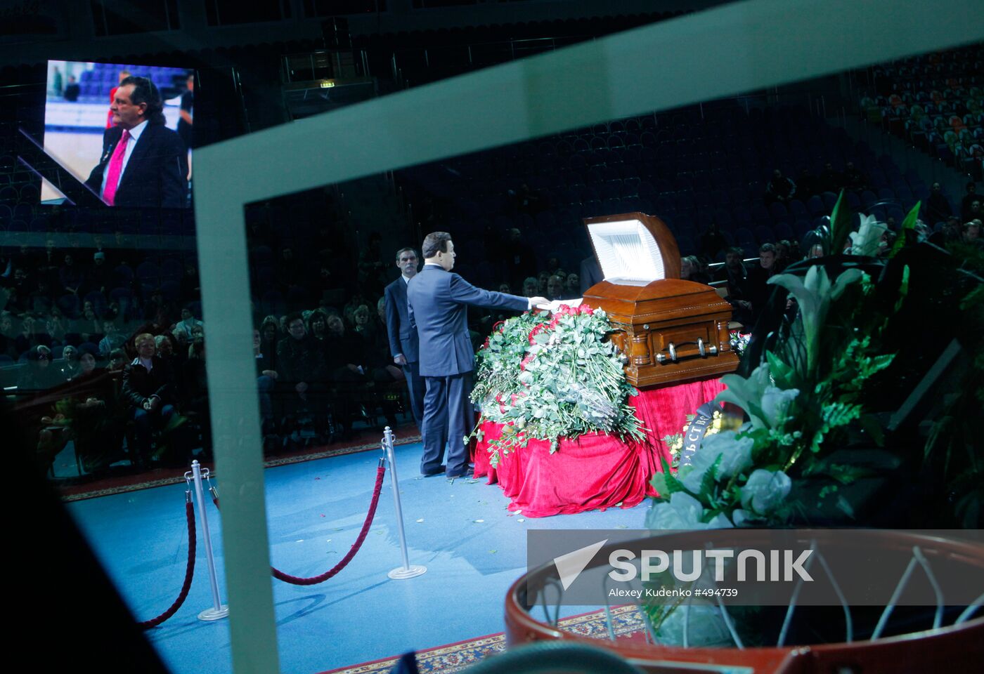 Shabtai von Kalmanovich funeral ceremony in Vidnoye