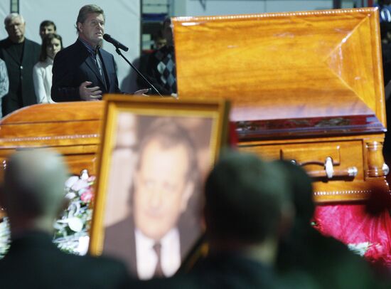 Shabtai von Kalmanovich funeral ceremony in Vidnoye