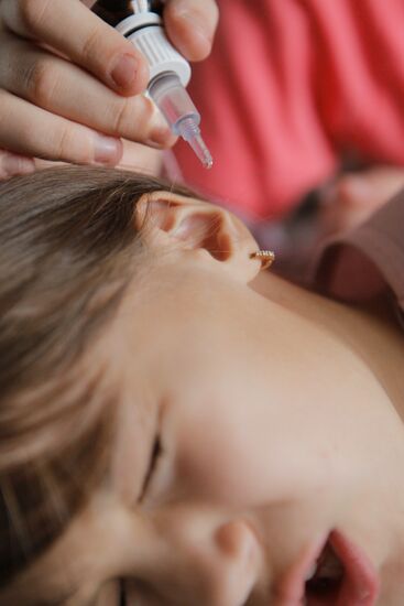 Child with flu treated at home