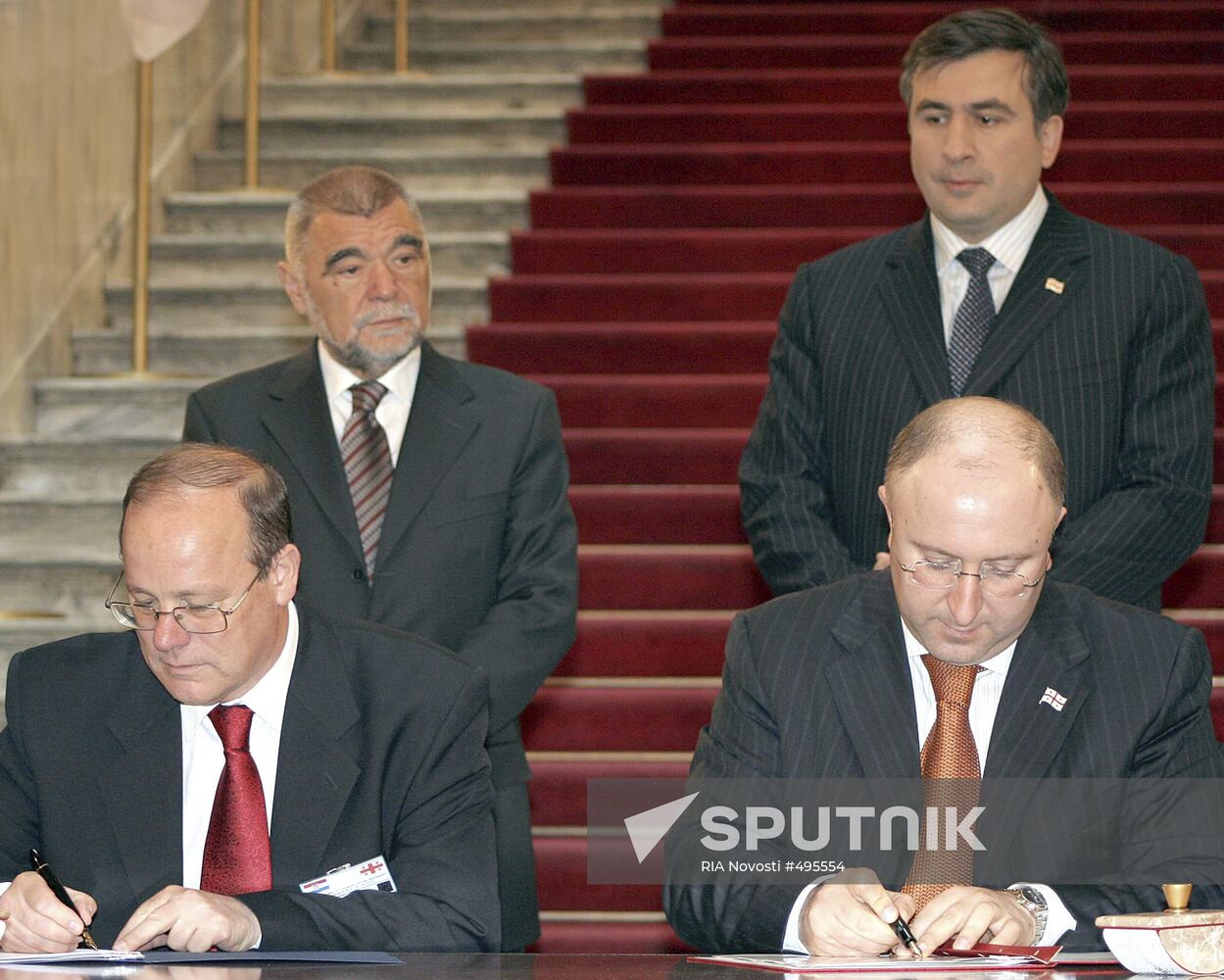 Croatia's President Stjepan Mesić visits Georgia