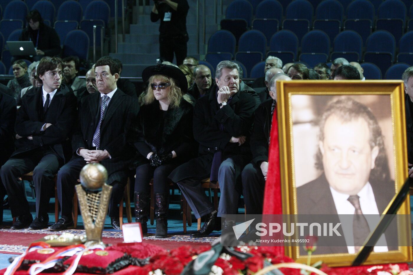 Shabtai Kalmanovich lying in state