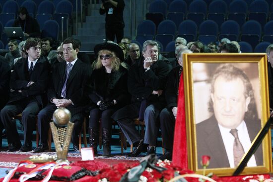 Shabtai Kalmanovich lying in state