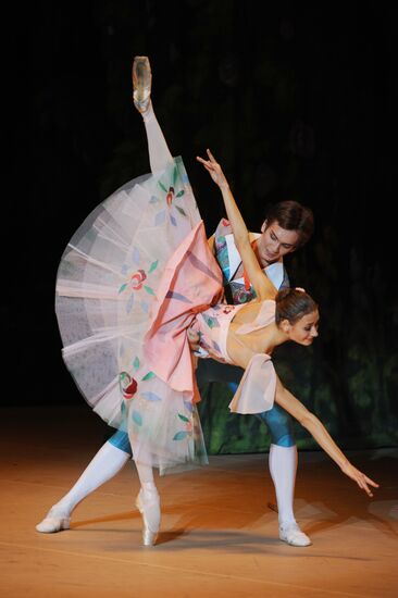Vain Precautions ballet directed by Yuri Grigorovich