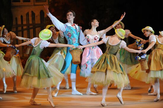 Vain Precautions ballet directed by Yuri Grigorovich