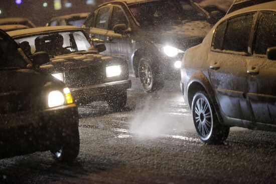 Weather related traffic difficulties