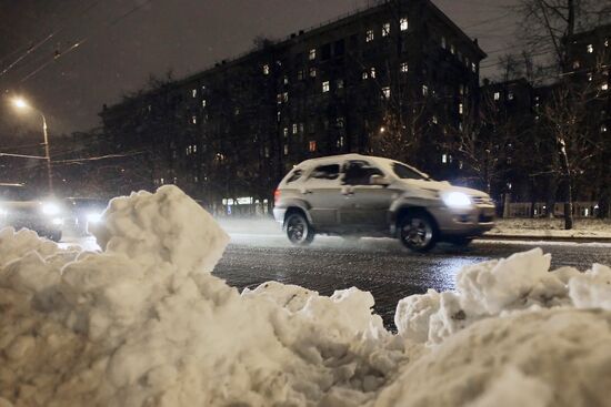 Weather related traffic difficulties