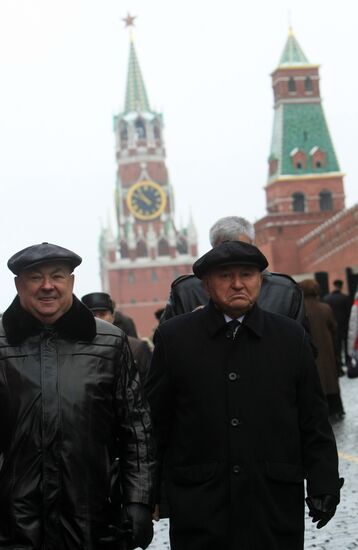 Vladimir Resin, Yuri Luzhkov