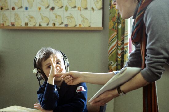 Preparatory classes for deaf children