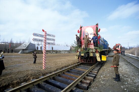 Laying last rail track segment of BAM