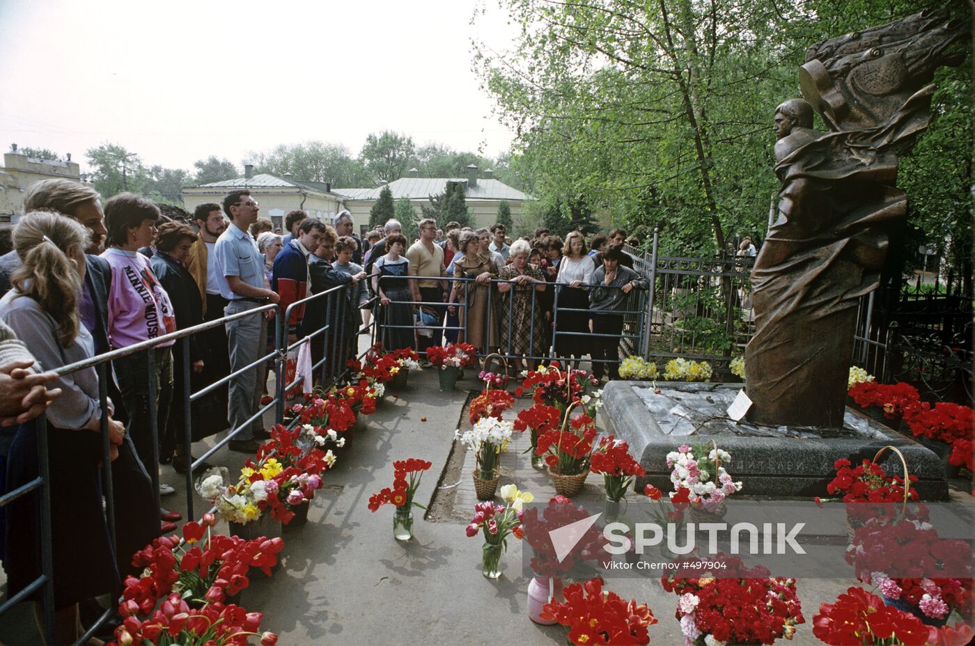 Admirers of Vladimir Vysotsky's work