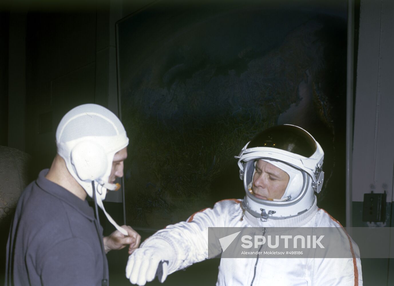Boris Volynov and Yevgeny Khrunov