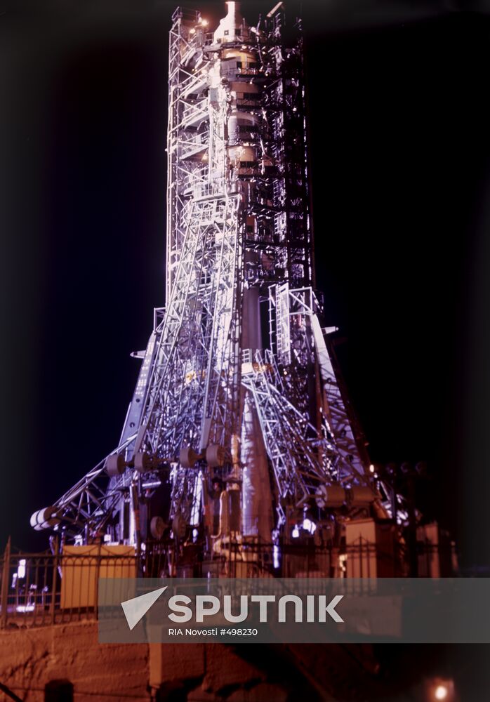 Space ship Soyuz-15