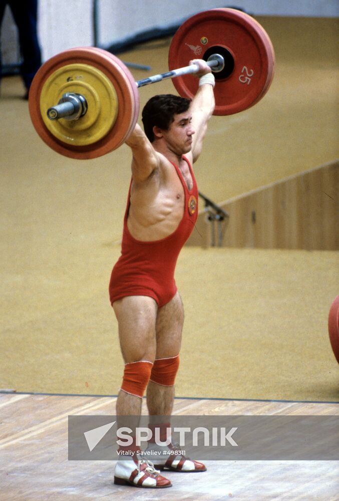 Weight lifter Viktor Mazin