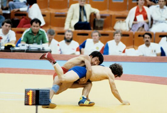 Zhaksilik Ushkempirov and Pavel Kristov