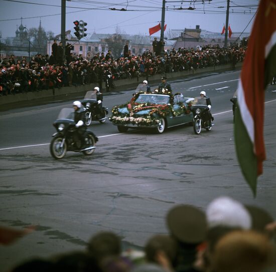 Red carpet welcome of pilot-cosmonaut Georgy Beregovoy